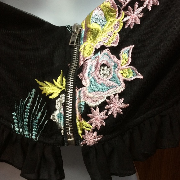 Pretty Little Things bardot crop top NWT - Picture 7 of 7